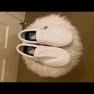 White slip on Vans, Comfy Cush